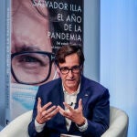 El primer secretario del Partido de los Socialistas de Cataluña (PSC) y exministro de Sanidad, Salvador Illa, presento el día 7 su libro "El año de la pandemia".
