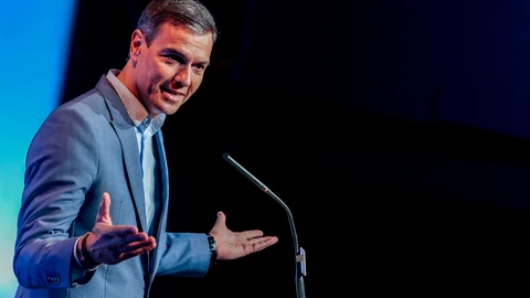 Pedro Sánchez, interviene en la presentación del libro del exministro de Sanidad, Salvador Illa