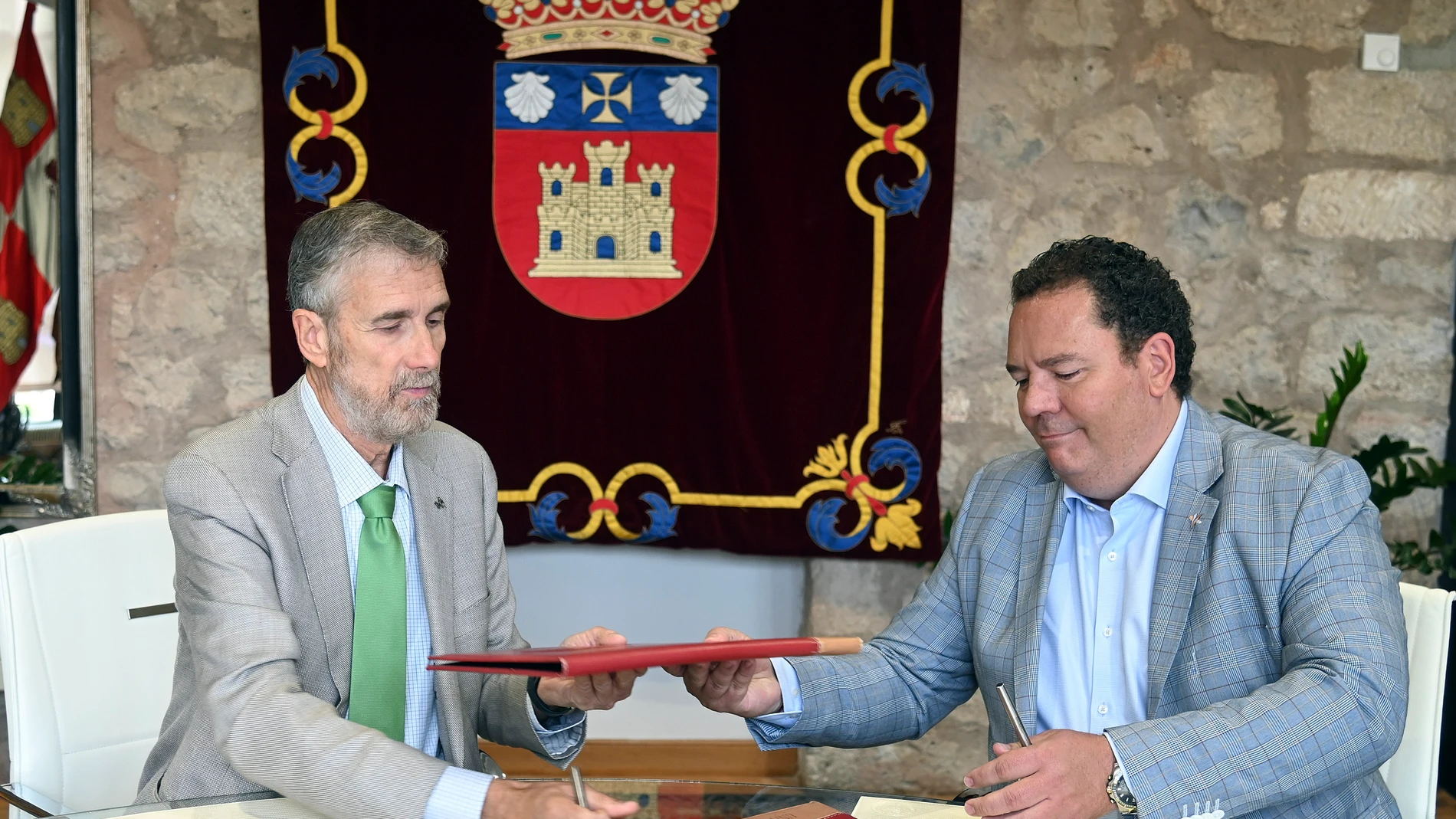 La Universidad de Burgos y el Colegio Oficial de Psicología de Castilla y León firman un convenio marco para la realización de diferentes actividades