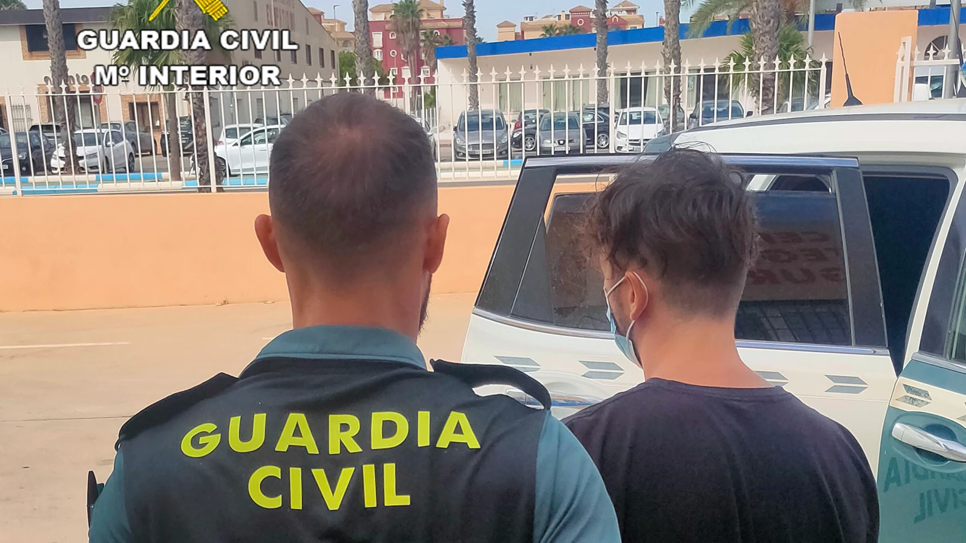 La Guardia Civil detiene a un presunto exhibicionista en Los Alcázares