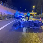 Accidente de tráfico en Madrid: un motorista sale despedido contra un muro en la M-30