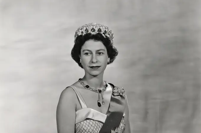 ¿Con qué joyas será enterrada la Reina de Inglaterra? 