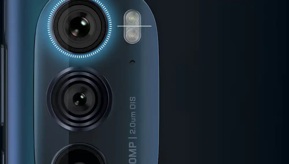 Detalle de las cámaras traseras del Motorola Edge 30 Pro.
