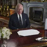  Carlos III promete “servir con lealtad, respeto y amor”