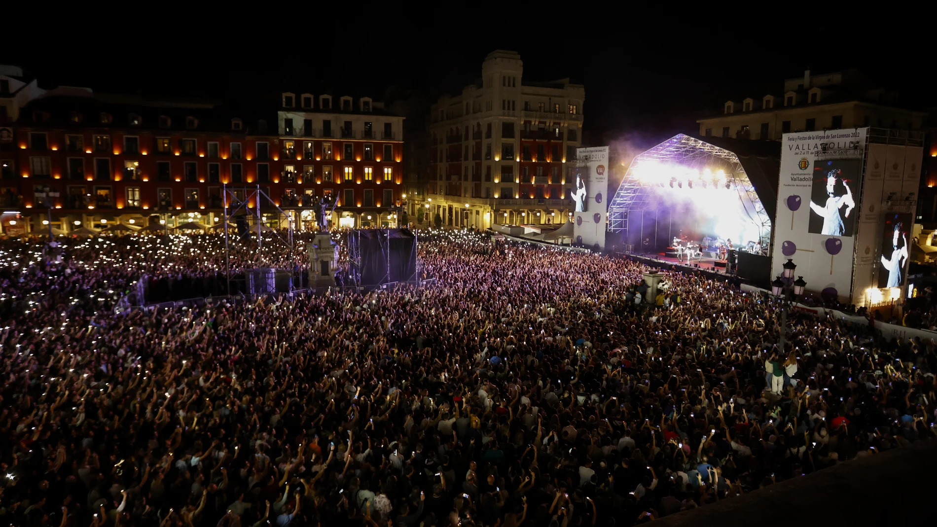 El cantante estadounidense Jason Derulo durante el concierto que ofrece estejueves en Valladolid, con motivo de las Fiestas de la Virgen de San Lorenzo