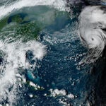 Earl se convierte en un huracán de categoría 3 en aguas del Atlántico Norte