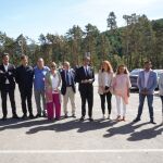 El consejero de Medio Ambiente, Juan Carlos Suárez-Quiñones, visita las nuevas infraestructuras turísticas de la Laguna Negra (Soria)