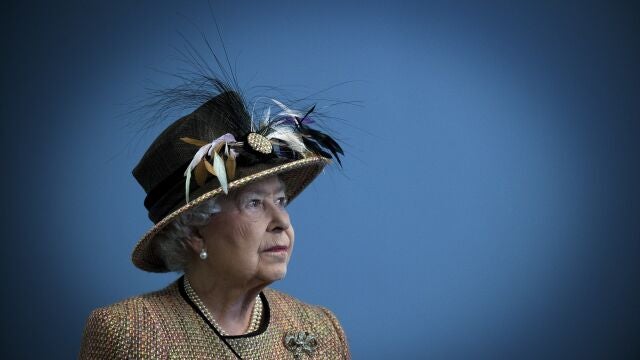 Isabel II era una apasionada de lo gorros y tenía una gran colección
