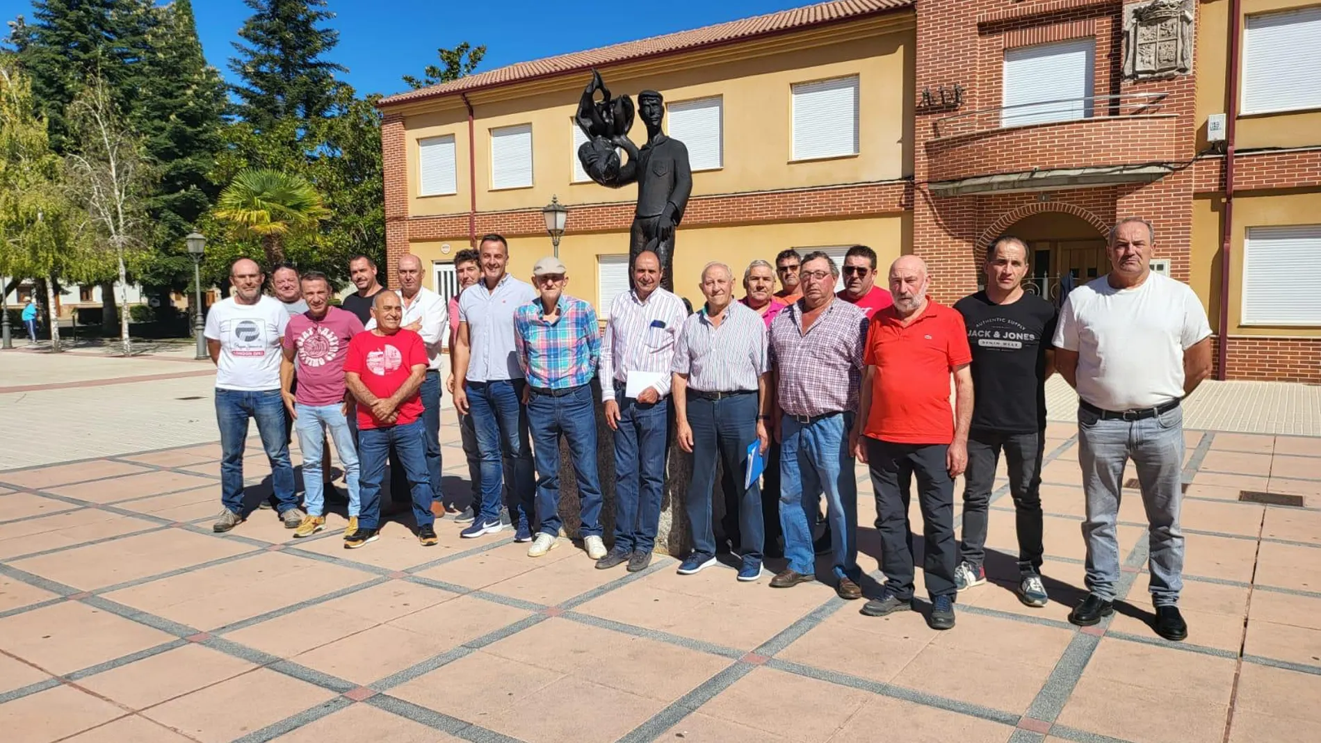 Reunión de los responsables de las comunidades de regantes del Esla, del Páramo Bajo, de Payuelos y de la margen izquierda del Porma en el Ayuntamiento de Cabreros del Río (León)