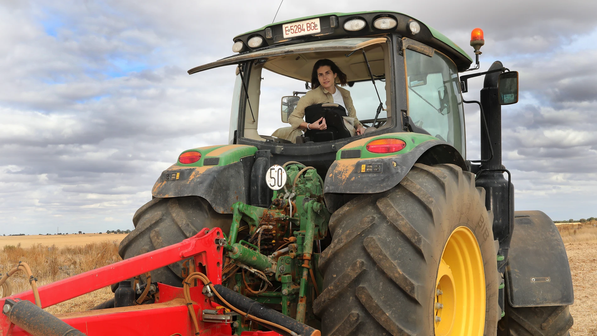 La ingeniero agrónomo de Santa Cecilia del Alcor y de Valdespina (Palencia), Blanca Martín, creadora de una cuenta de Instagram para visibilizar a la mujer en el mundo rural