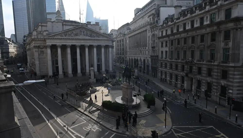 Una vista general antes de la segunda Proclamación en la Ciudad de Londres, en la Bolsa Real, mientras el Rey Carlos III es proclamado Rey