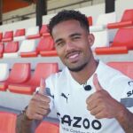 Justin Kluivert con el Valencia.