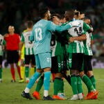 Los jugadores del Betis celebran la victoria frente al Villarreal (1-0)