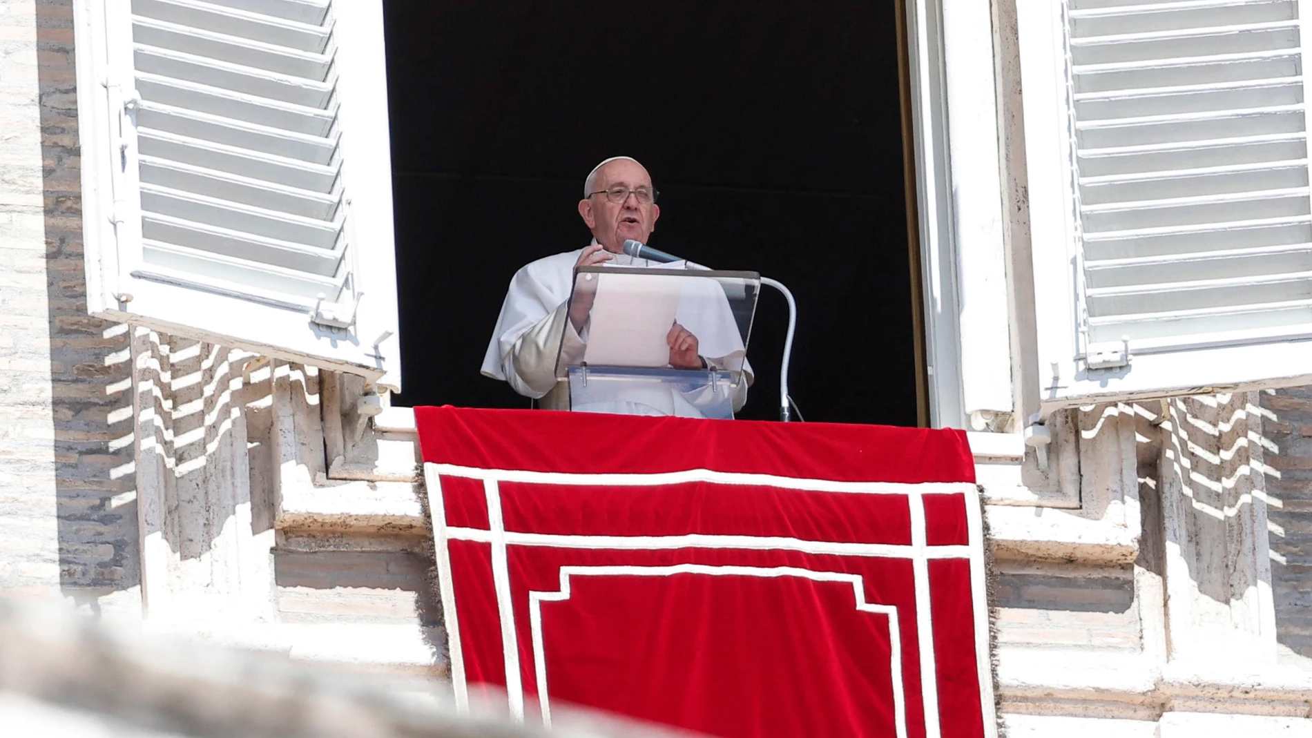 El Papa en la oración del Ángelus en la basílica de San Pedro