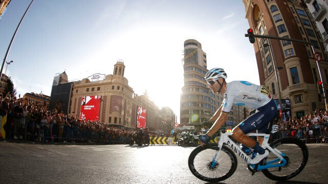 Alejandro Valverde, en su vuelta de honor al circuito de Madrid