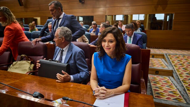 Se erige en defensora de la libertad y de España después de que el país “se encamine al despropósito bolivariano”.