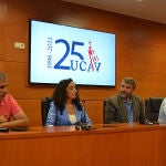 José Jiménez Fraile, presidente del Club Deportivo Diocesano; Carlos Hernández Guío, presidente del Óbila Basket; Rosa Sanz, gerente del Real Ávila; y Ricardo Reier, director del servicio de deportes de la UCAV, presenta la colaboración