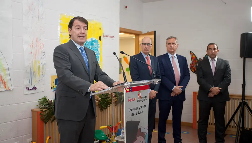 El presidente de Castilla y León, Alfonso Fernández Mañueco, en el momento de realizar el anuncio de la gratuidad de la Educación de 1 a 2 años para el próximo curso