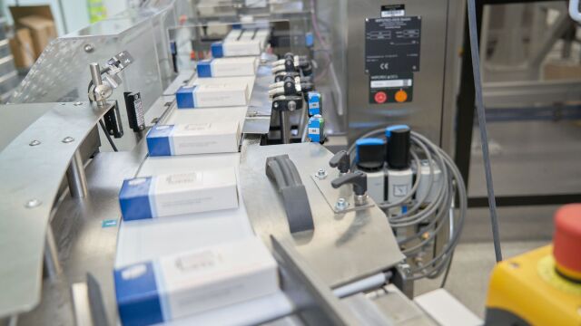 La industria farmacéutica española emplea a un 4,2% más de trabajadores que en 2019