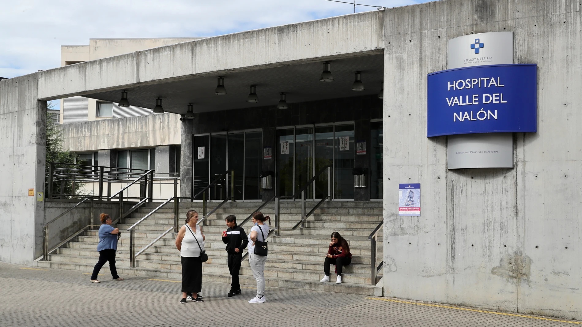 Vista del exterior del Hospital Valle del Nalón este miércoles