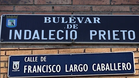 Placas de las vías de Madrid dedicadas a Indalecio Prieto y Largo Caballero