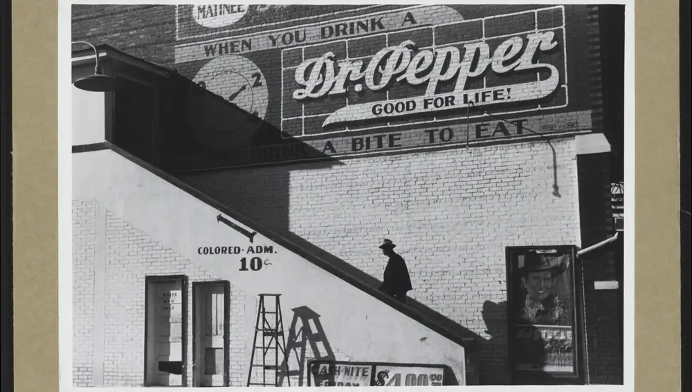 Entrada para negros en un cine de Misisipi, en 1939