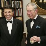 Manuel Colonqués de Porcelanosa con el entonces Príncipe Carlos de Inglaterra