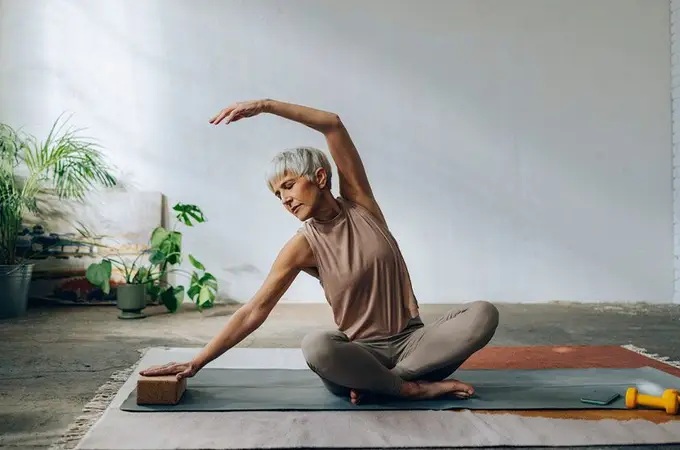 5 ejercicios de yoga para aliviar el dolor de espalda