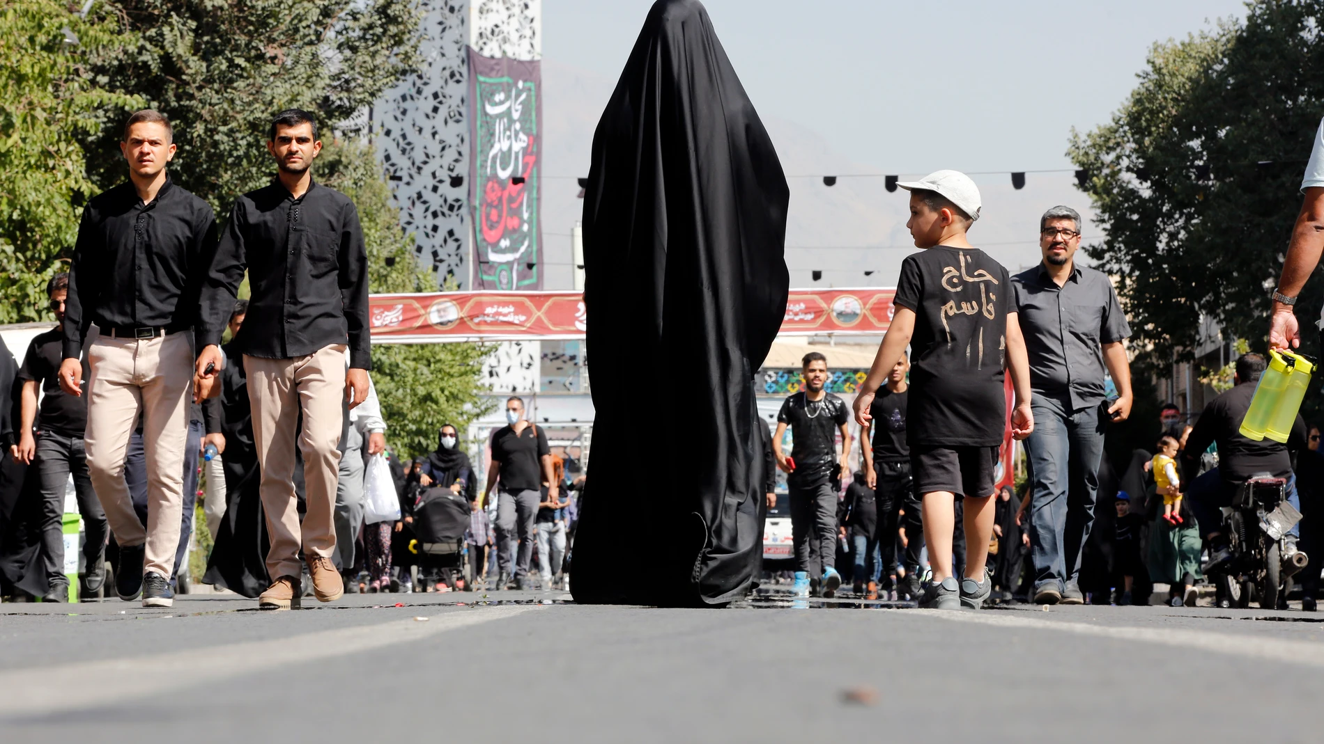 Las mujeres en Irán deben llevar el velo islámico obligatoriamente