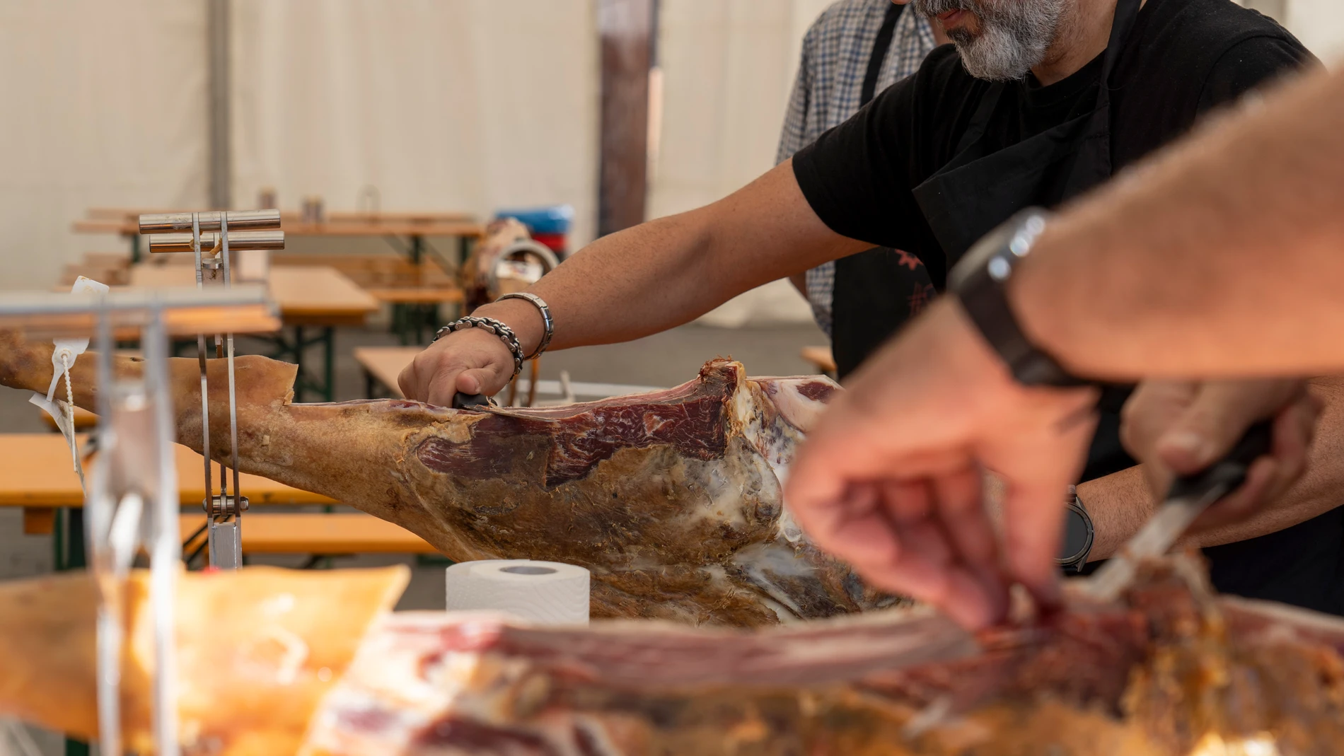 Cortadores de jamón. EFE/Antonio García