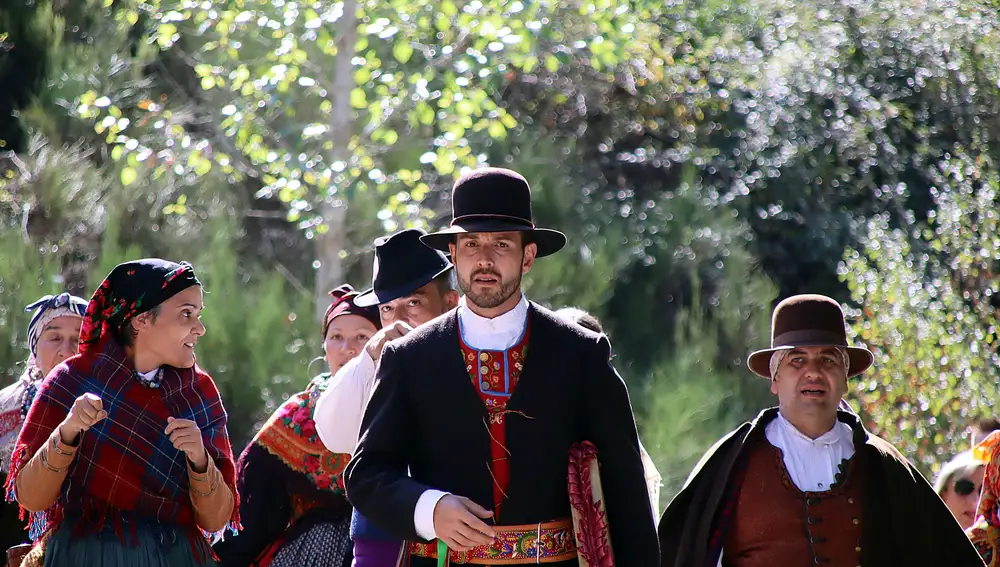 Día festivo por la reapertura de la ermita de Nuestra Señora de Manzaneda, restaurada por la Junta