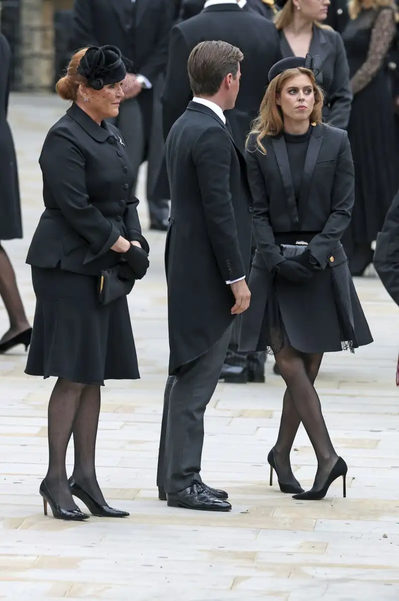 Sarah Ferguson, junto a su hija la princesa Beatriz y su marido, Edoardo Mapelli Mozzi