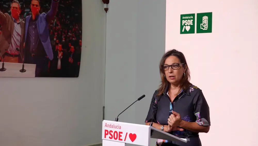 La diputada del PSOE-A Isabel Ambrosio, este lunes en rueda de prensa. PSOE-A