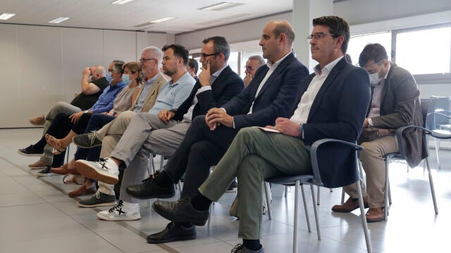 El expresidente de la Diputación de Valencia Jorge Rodríguez ( dcha) no descarta ejercer acciones legales por su detención que considera "innecesaria"
