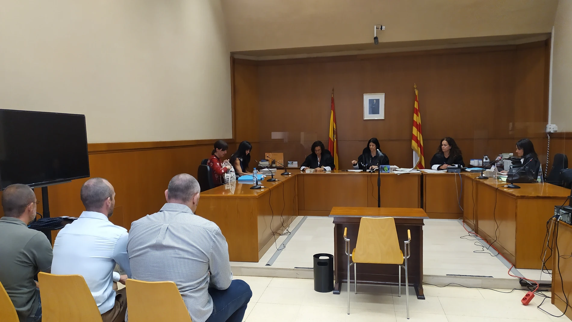 Juicio en la Audiencia de Barcelona a tres hombres que han reconocido apalizar a tres antifascistas en el Metro Barcelona al grito de 'sieg heil'. EUROPA PRESS 20/09/2022