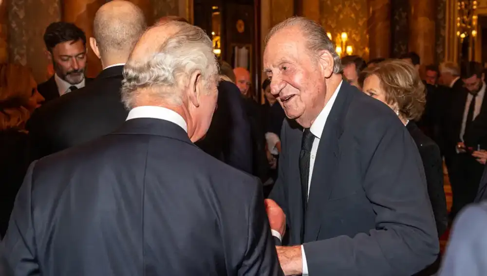El Rey Juan Carlos con el Rey Carlos III