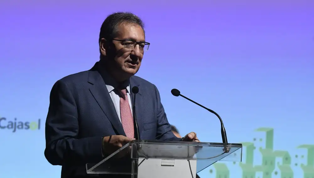 Antonio Pulido Gutiérrez, presidente de la Fundación Cajasol, en un momento de su intervención