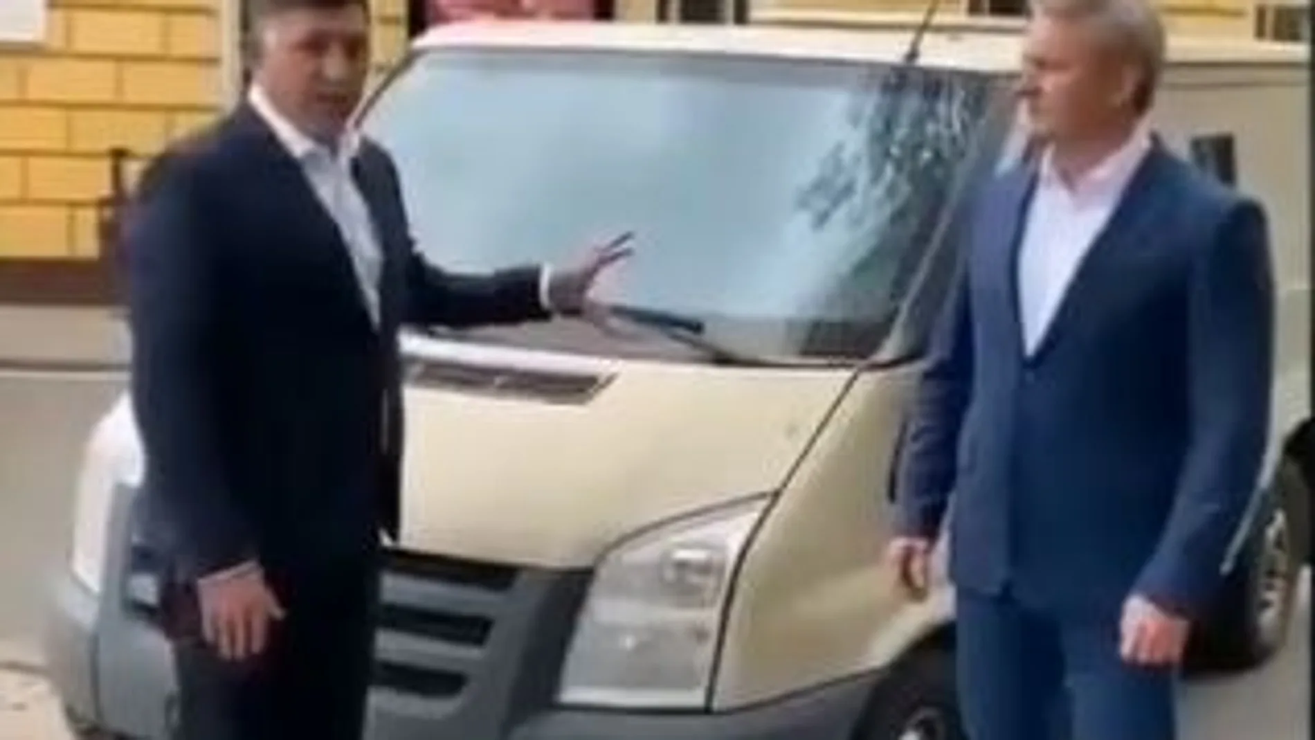 Serguei Puskepalis, a la izquierda, falleció junto al conductor del vehículo (a la derecha)