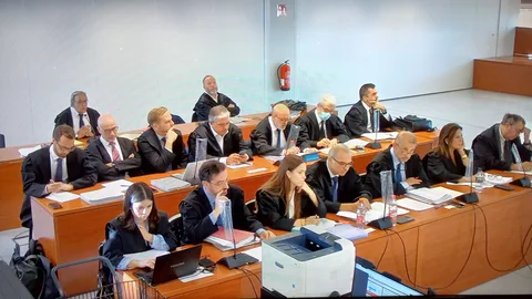 Los abogados de las defensas al inicio de la vista