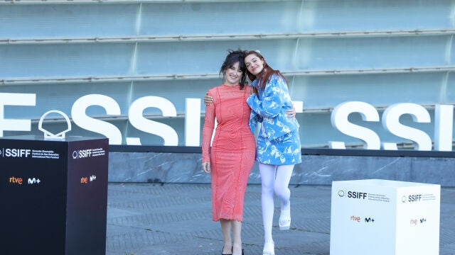 Ana Rujas y Claudia Costafreda, las creadoras de «Cardo», en el Festival de San Sebastián
