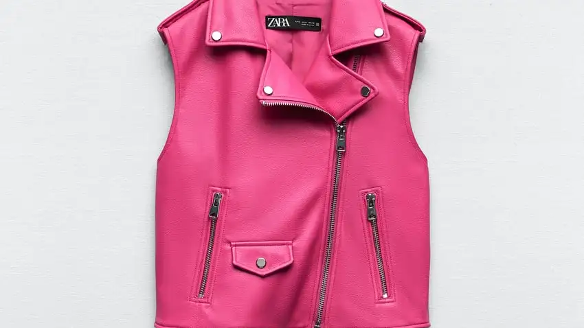 Chaleco rosa.