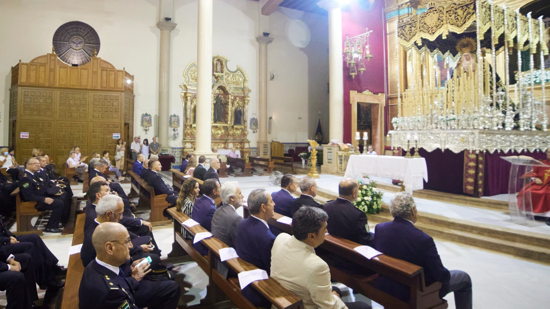 Detalle de la misa del XXV Aniversario del nombramiento de la UPA como Hermana Honoraria del Cerro del Águila en la Parroquia de Nuestra Señora de los Dolores, a 21 de septiembre de 2022 en Sevilla