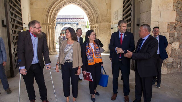 Presentación y firma del Acta Fundacional de la Cátedra de Derechos Humanos y Cultura Democrática del Instituto Auschwitz