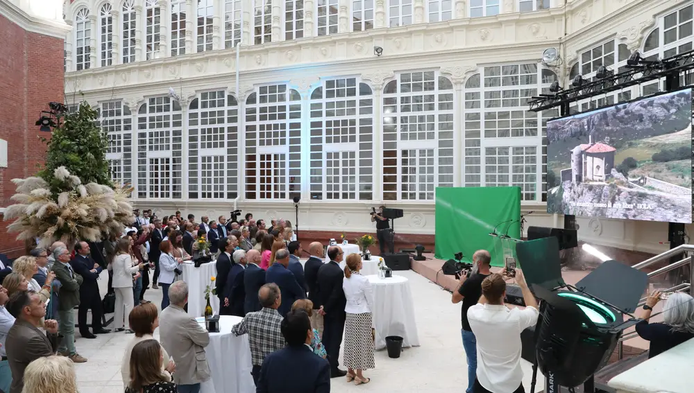 El patio del Palacio Provincial acoge el 'Planazo' de la Diputación de Palencia