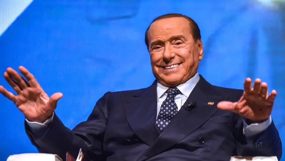 Silvio Berlusconi se valió de su imperio mediático para dar el salto a la política en 1993