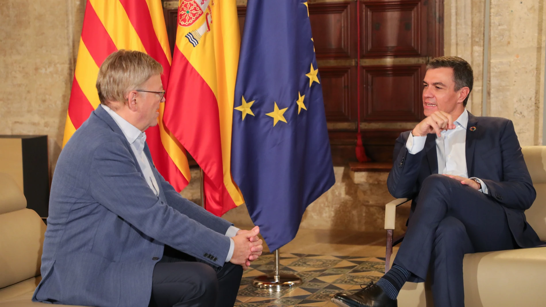 Puig y Sánchez conversan en el Palau de la Generalitat