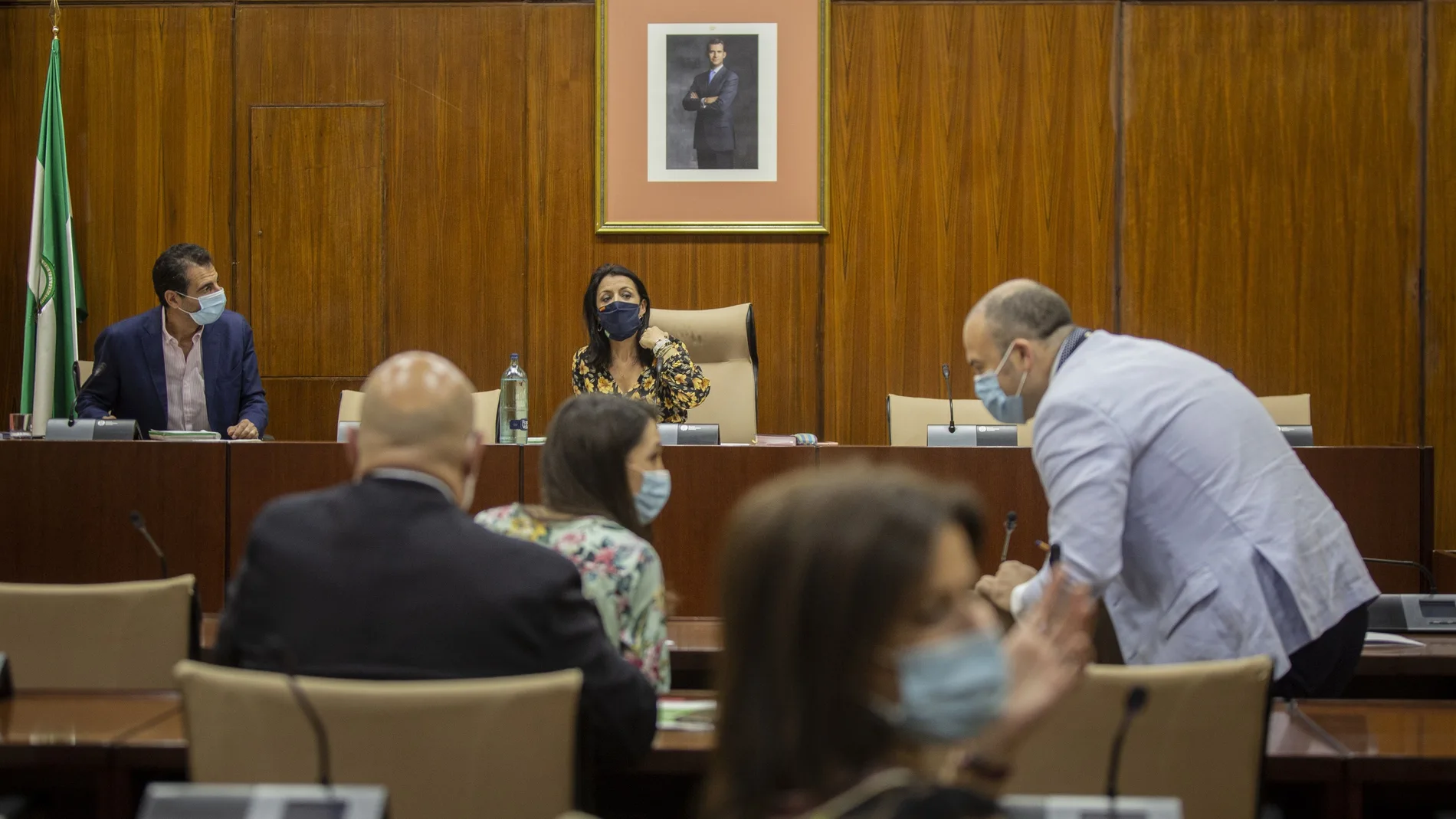 Imagen de la constitución de la comisión ligada al Covid-19 en el Parlamento andaluz