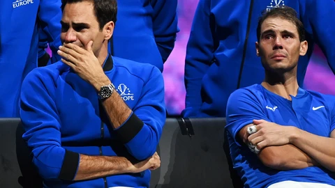 Roger Federer y Rafa Nadal llorando en la despedida del tenis del suizo