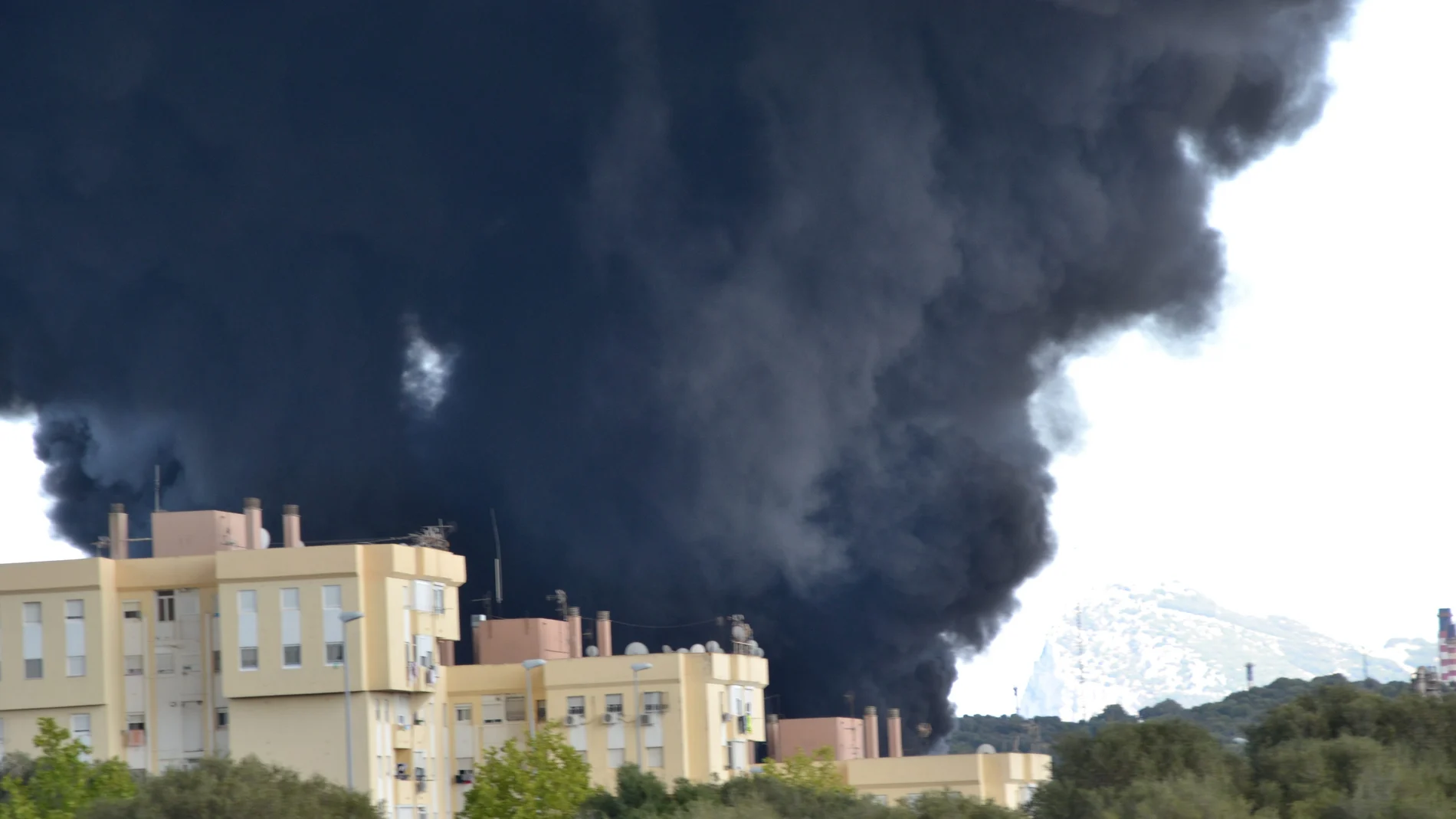 El pasado verano se produjo un incendio en un almacén de ácido tereftálico de una empresa de San Roque, en Cádiz
