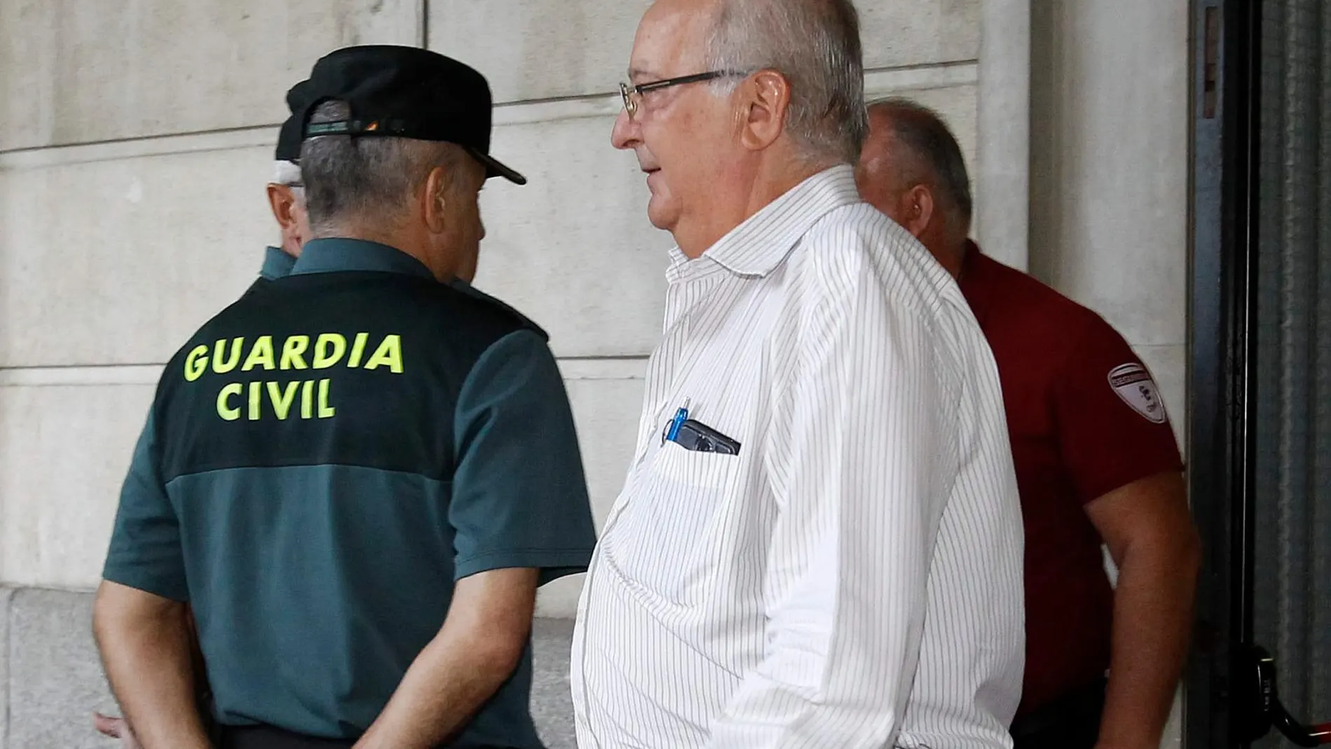 El ex consejero de Empleo andaluz Antonio Fernández, en los juzgados sevillanos